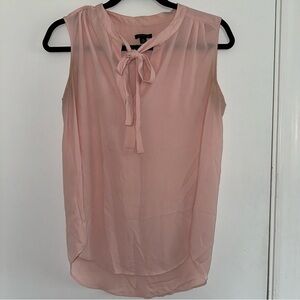 Ann Taylor light pink/peach tie neck sleeveless blouse small